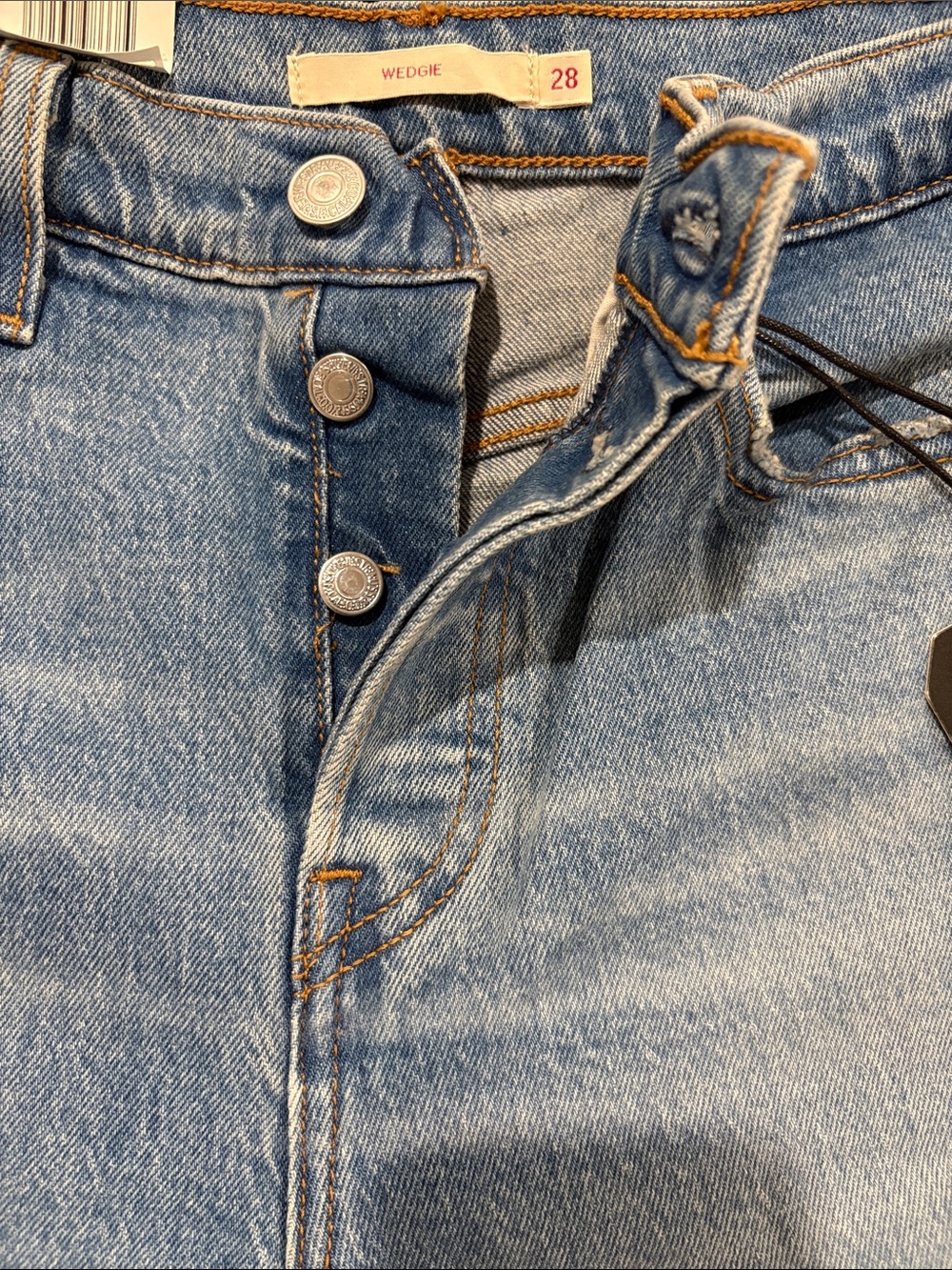 Levi’s Premium Wedgie High Rise Tapered Leg Light Wash Straight Leg Jeans - Picture 5 of 6